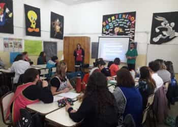 En la escuela N° 22 de Huincul se entrenaron en RCP