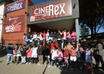 Una mañana de película para las nenas y nenes de la escuela de Monte Hermoso