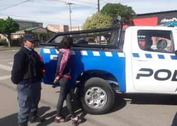 Atraparon a dos mujeres con estupefacientes, armas y 60 mil pesos en Cutral Co