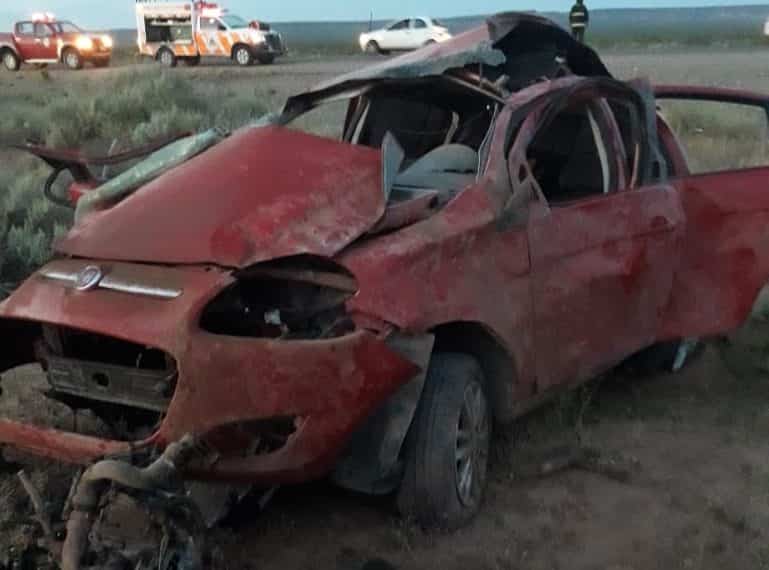 El conductor terminó fracturado tras el vuelco en la Ruta 22 cerca de Huincul