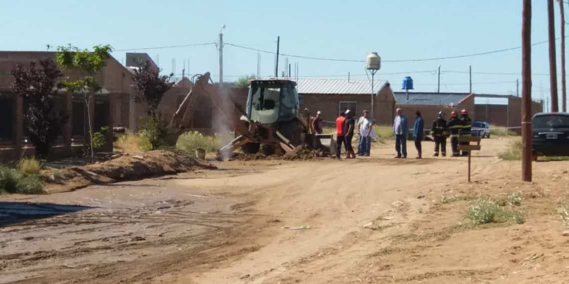 Dañaron un caño troncal de gas en Plaza Huincul