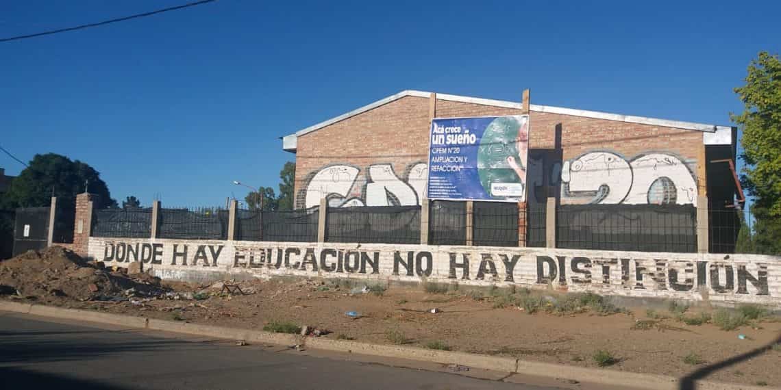 CPEM 20 posterga las mesas de examen