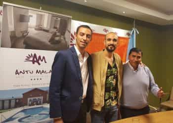 “Una parte de mí va a volver un niño esta noche” dijo Abel Pintos en Cutral Co
