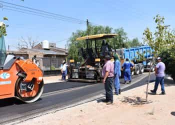 El asfalto en la avenida Misiones de Huincul ya es una realidad