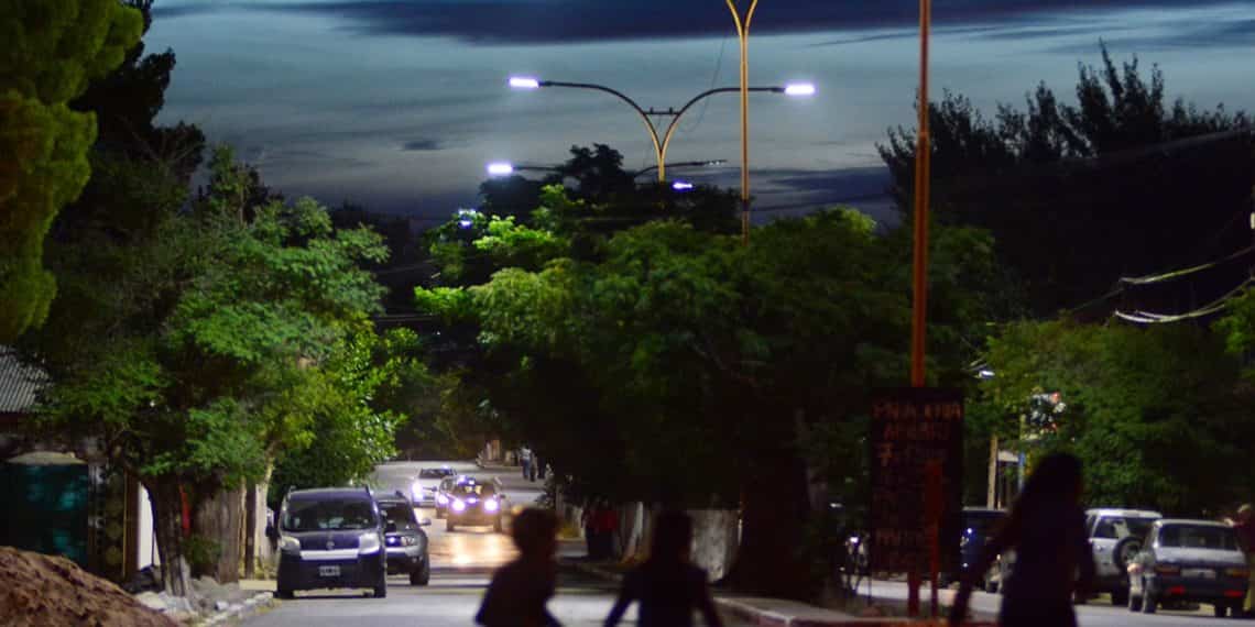 Huincul estrena luminarias