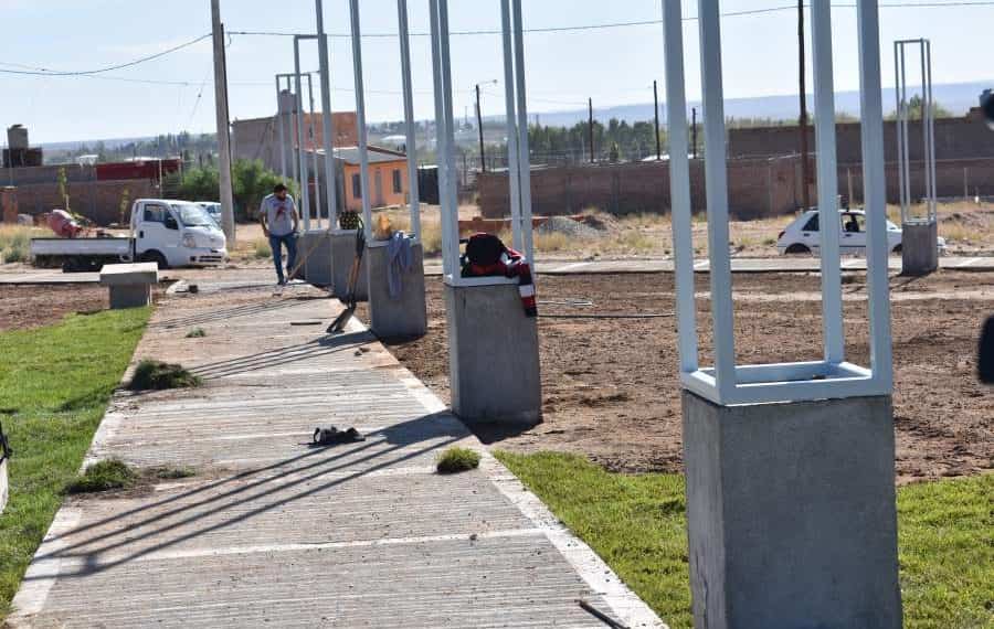 Avanza la construcción de la plaza en Altos del Sur