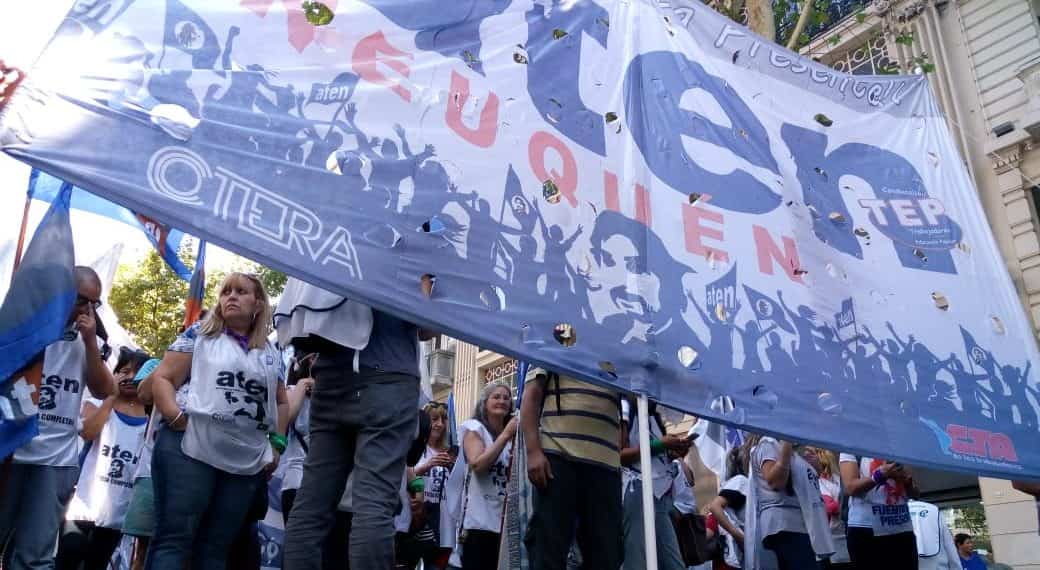 Docentes de Cutral Co marcharon con CTERA en Plaza de Mayo