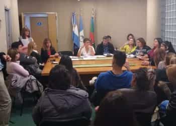 El reclamo de estudiantes del CPEM Nº 85 llegó a la ministra Storioni