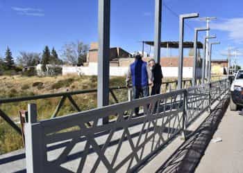 Avanzan las mejoras en el puente “Teresa Rodríguez” de Plaza Huincul