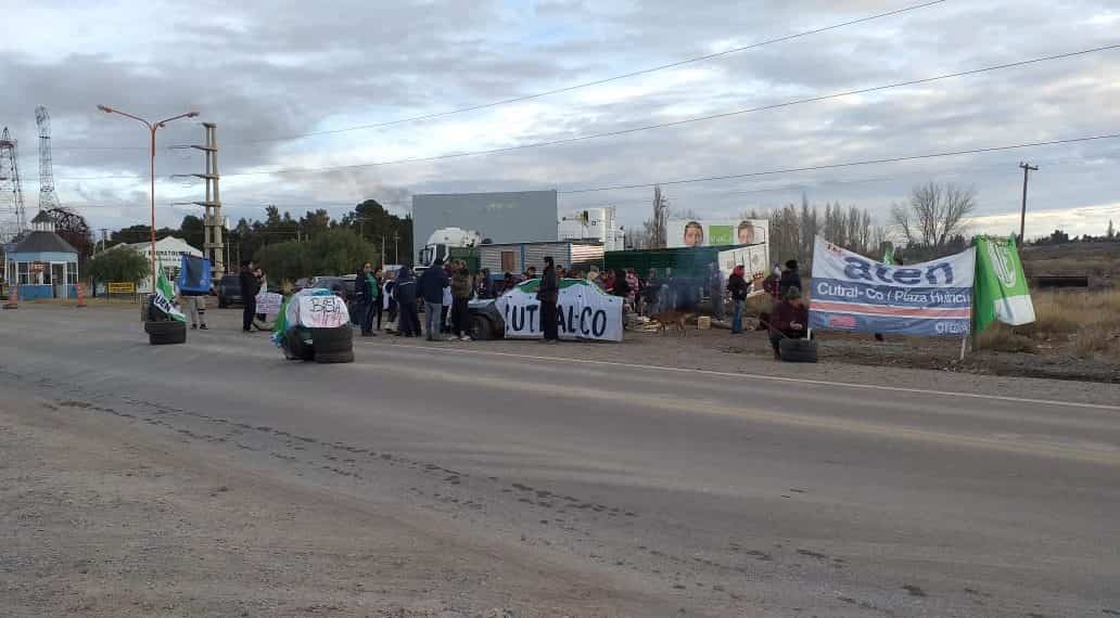 Gremios estatales repudiaron en Plaza Huincul la visita de Macri