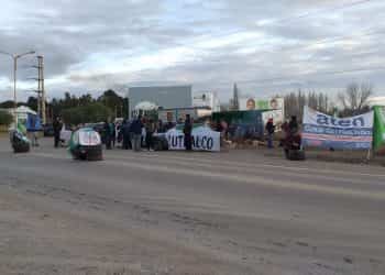 Gremios estatales repudiaron en Plaza Huincul la visita de Macri