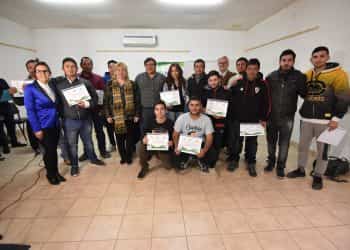 Se capacitaron en manejo de retroexcavadoras en Huincul