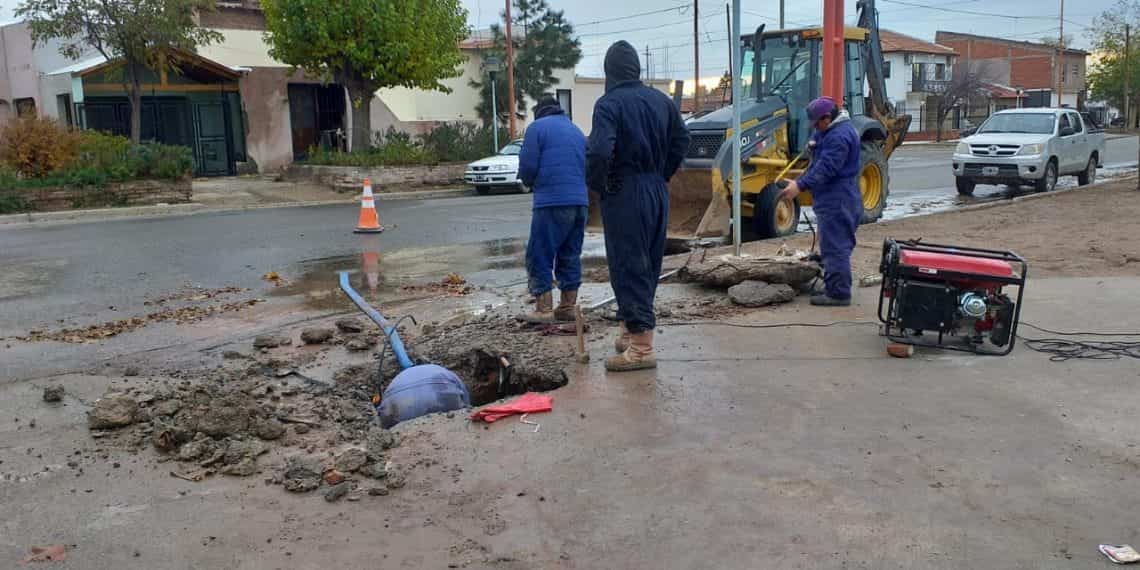 Tres barrios de Cutral Co sin agua por la rotura de una válvula