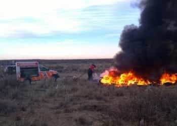 Se quemaron cubiertas en la zona de campo en Plaza Huincul