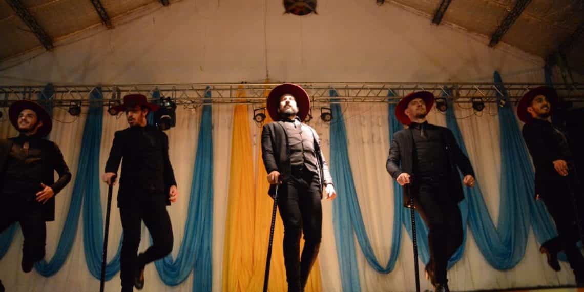 La víspera del 9 de Julio tuvo baile y música en vivo