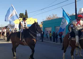 9 de Julio: Pericón Nacional, desfile y chocolate en Cutral Co