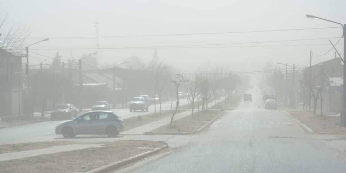 El viento llegó a 130 kilómetros por hora y generó daños en Rincón de los Sauces