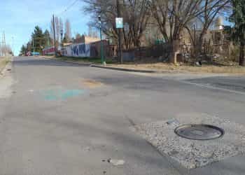Plaza Huincul: Tras el vuelco en barrio Otaño, taparon la boca de cloacas