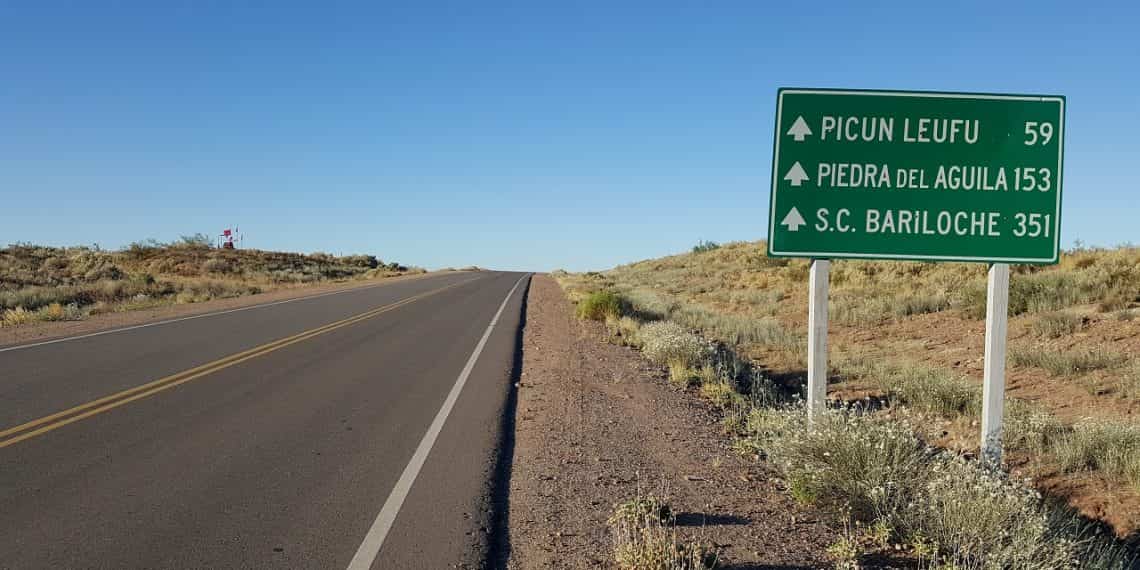 Ruta 17: un adolescente fue derivado a Neuquen tras chocar con un caballo