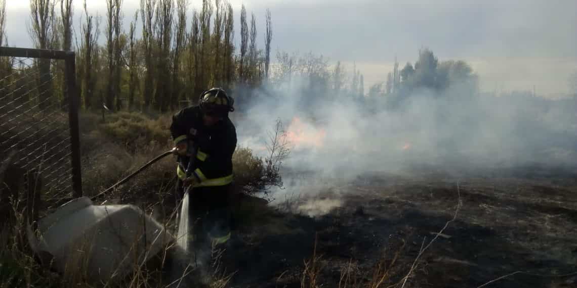 Hubo incendio de pastizales en Huincul