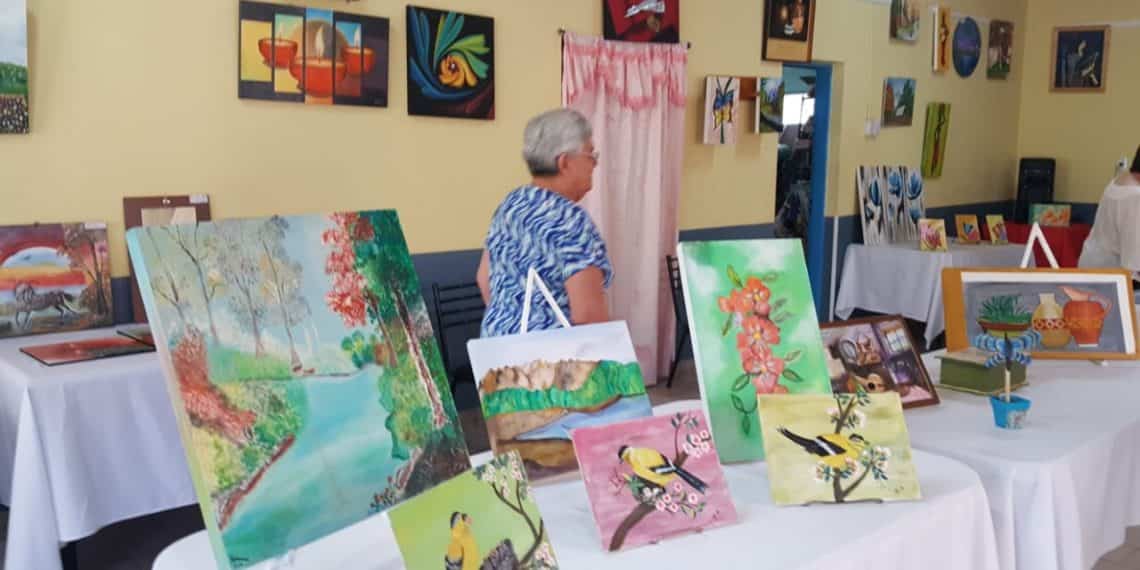 Explosión de color en la muestra del centro de la Cordialidad en Cutral Co