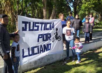 Justicia por Luciano: Marcharon del municipio a Fiscalía