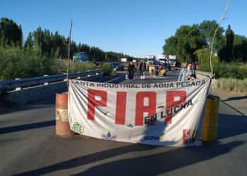 Permanece el bloqueo en la ruta 22 a la altura de Arroyito