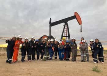 Zumba y alegría para homenajear a los trabajadores petroleros