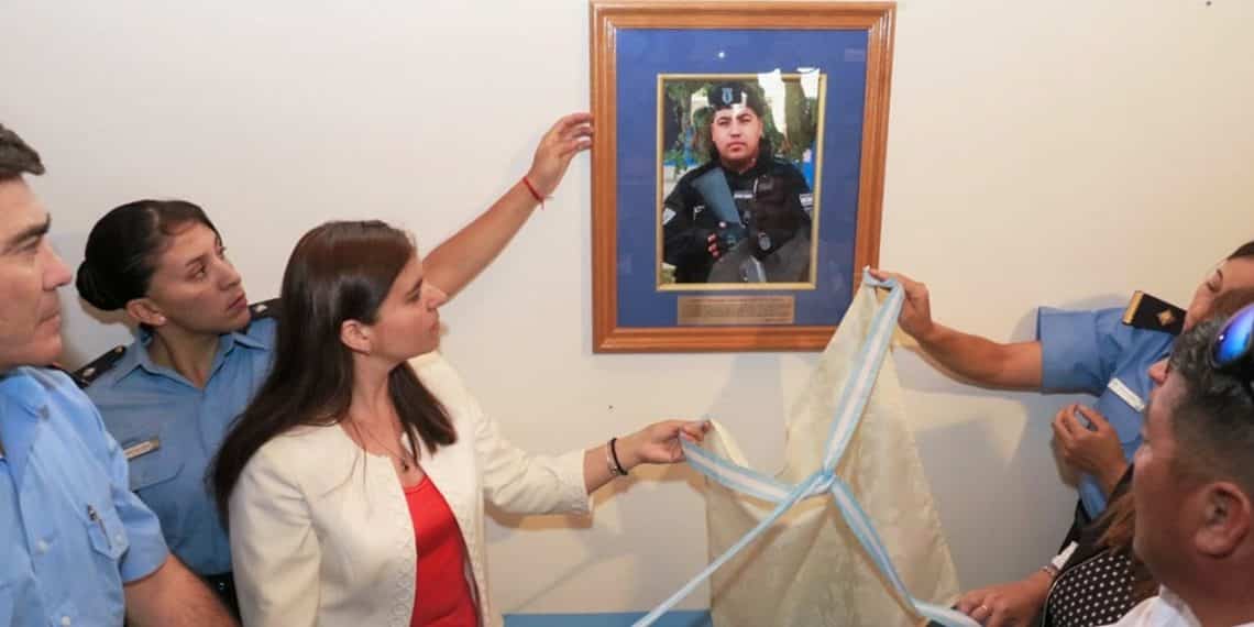 El policía Nahuelcar tuvo su homenaje en Cutral Co