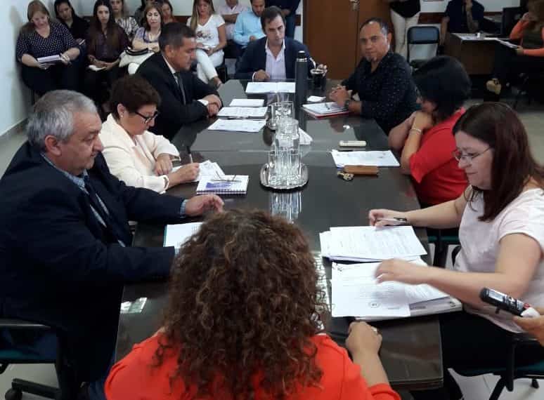 Huincul pedirá 31 millones al ENIM para la nueva cañería del EPAS