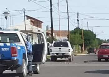 Chocaron en la plaza del barrio Ruca Quimey de Cutral Co
