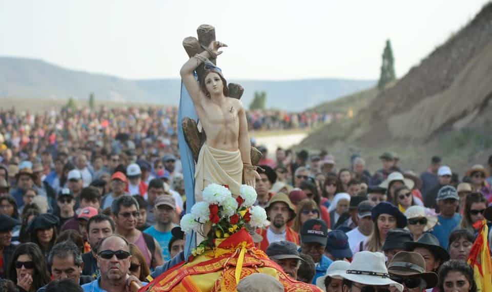 Las Ovejas: La procesión en San Sebastián fue multitudinaria