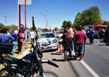 Dos motociclistas heridos después de un choque en la ruta 22 en Cutral Co