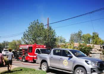 Una mujer trasladada hasta el hospital por el incendio de su casa en Cutral Co