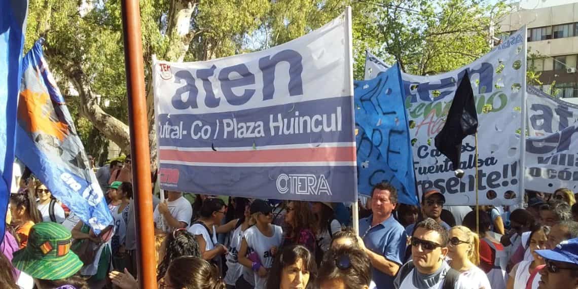 ATEN marchó en Neuquén en el primer día de paro