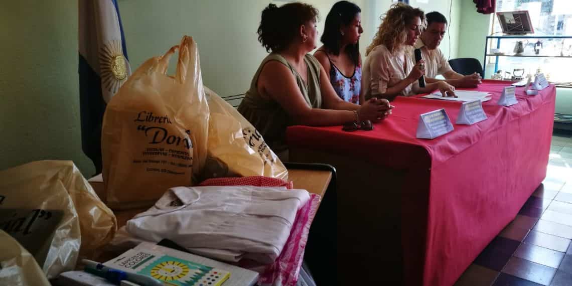 Desfile solidario por el Día Internacional de la Mujer en el centro Baiocco de Cutral Co