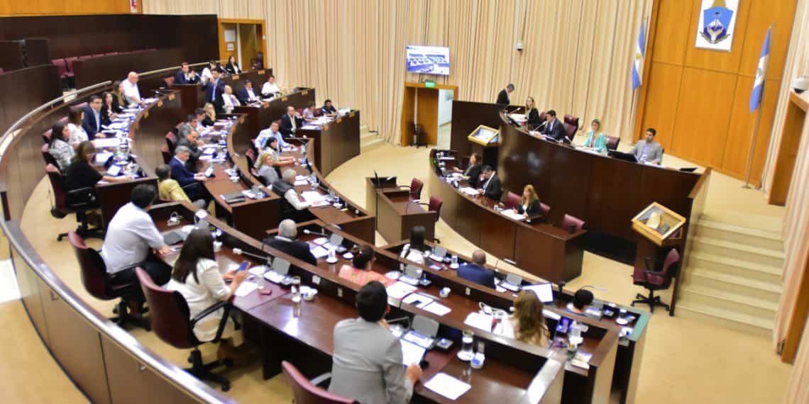 Gutiérrez podrá endeudar a la provincia por 140 millones de dólares para enfrentar el Coronavirus