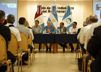 Suárez viajó a Córdoba para impulsar inversiones en el parque industrial de Plaza Huincul
