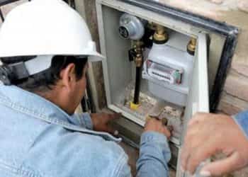 Barrio Centenario: van a reubicar los medidores de gas y energía por seguridad