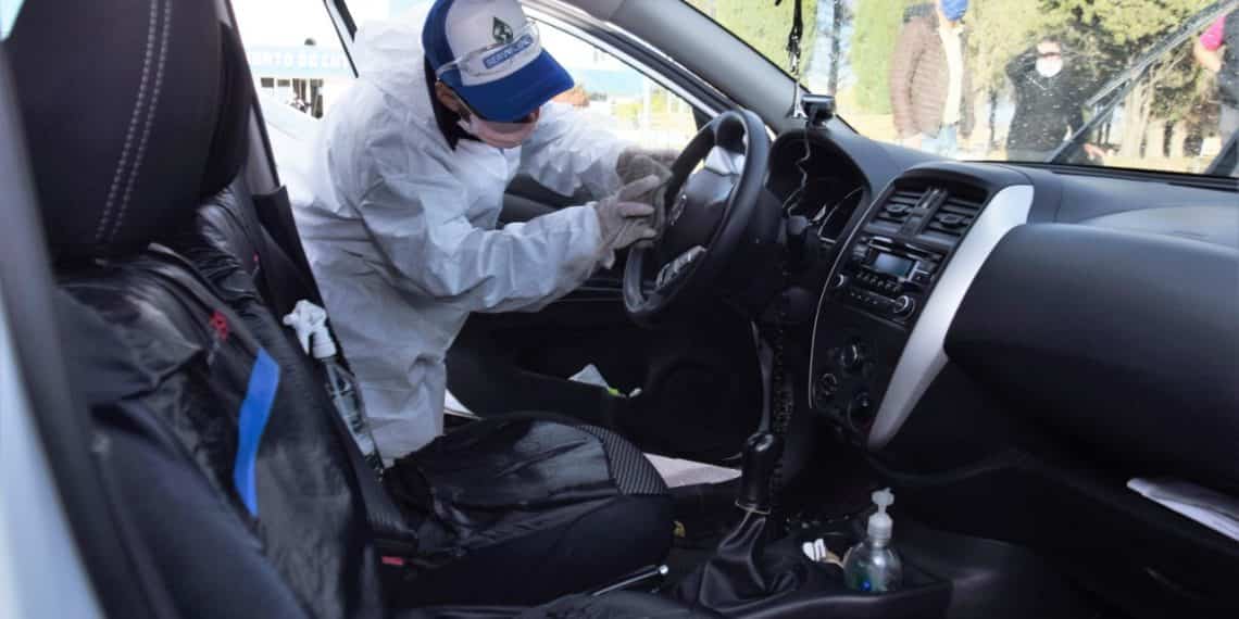 COVID-19: Desinfectaron taxis y remises en Cutral Co