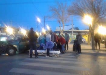 Fuerte choque en el centro de Cutral Co con dos heridos
