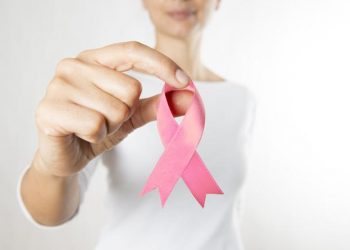 Lucha contra el cáncer de mama: proponen iluminar edificios de rosa en Cutral Co