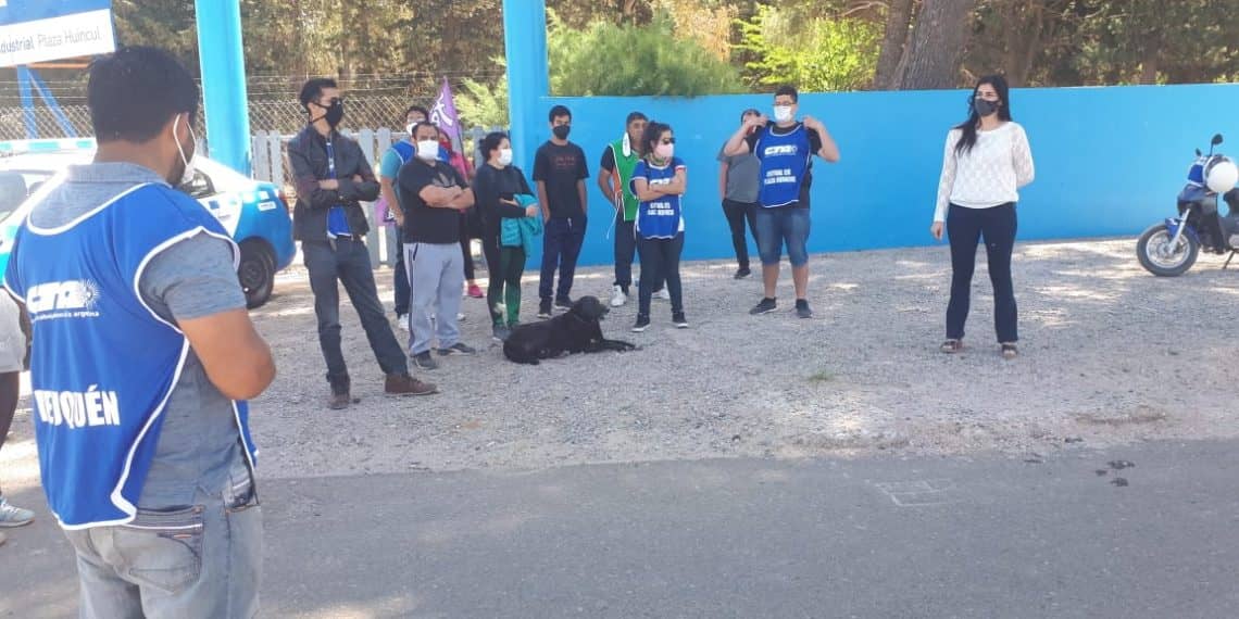 Se levantó el bloqueo a la refinería YPF en Plaza Huincul y habrá conciliación