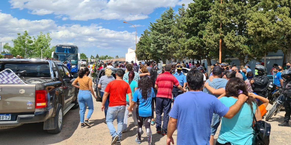 Cutral Co: emotivo adiós a los dos policías fallecidos