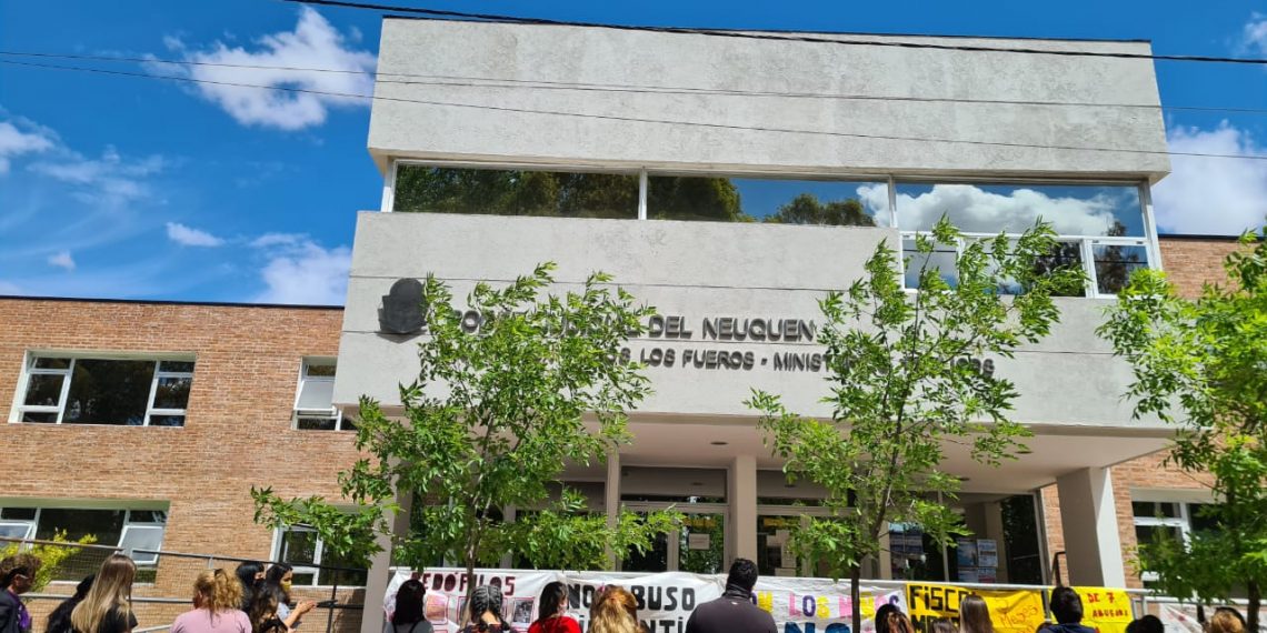 Reclamaron por las causas de abusos sexuales contra la niñez en Cutral Co
