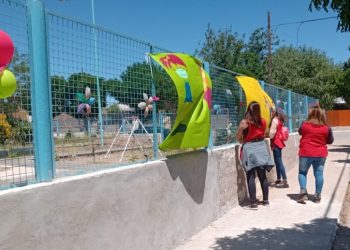 Caravana para despedir a niñas y niños de Gajitos de Ternura en Huincul