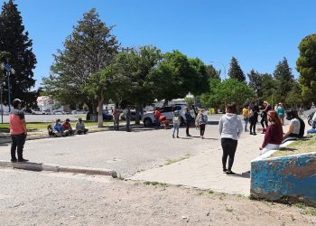 Huincul: Hubo disturbios en la fila por el cobro de ayudas