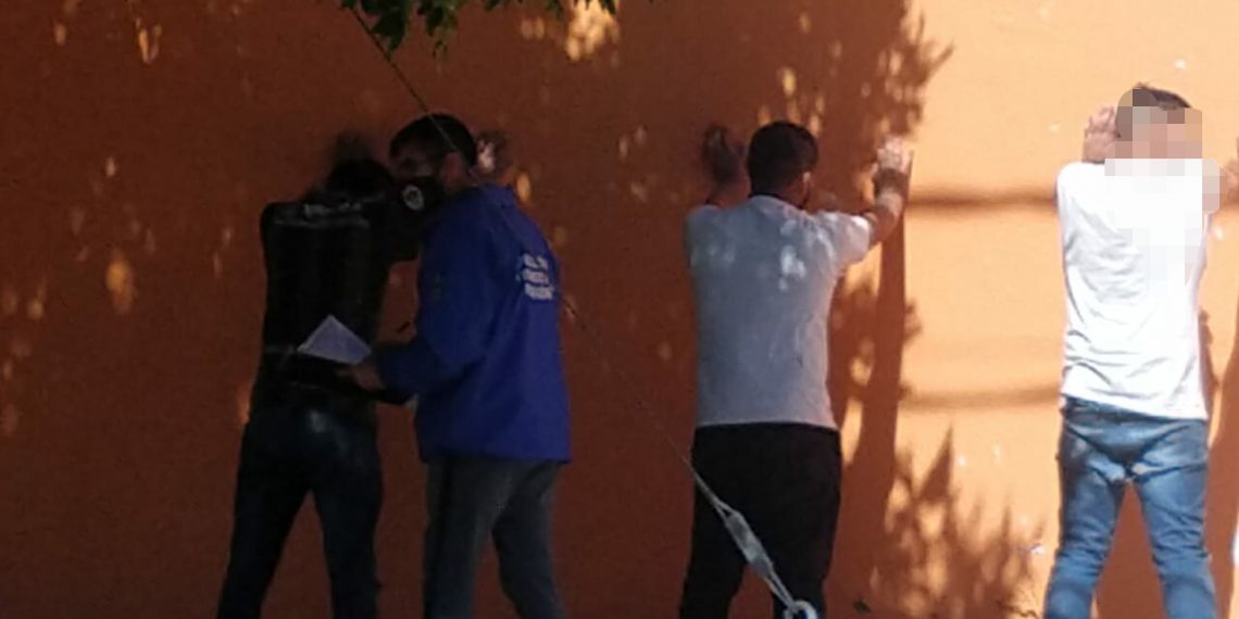 Los atraparon fumando un porro fuera de la división Antinarcóticos de Cutral Co