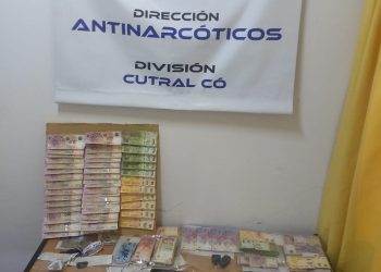 Secuestraron más de 95 mil pesos y droga: dos detenidos en Plaza Huincul