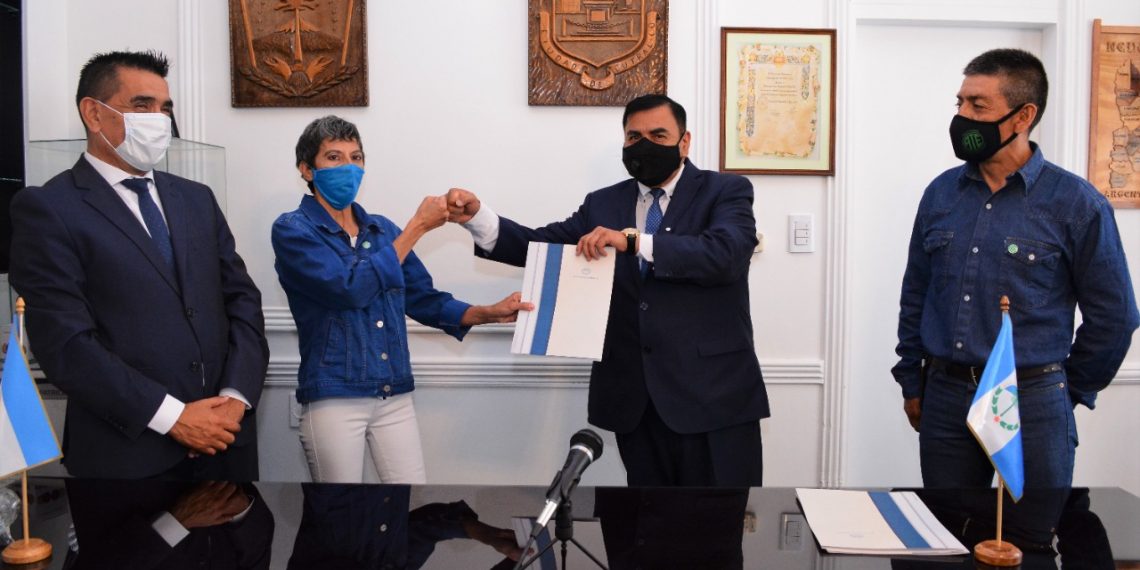 Municipales de Cutral Co acordaron 35% de incremento para el 2021